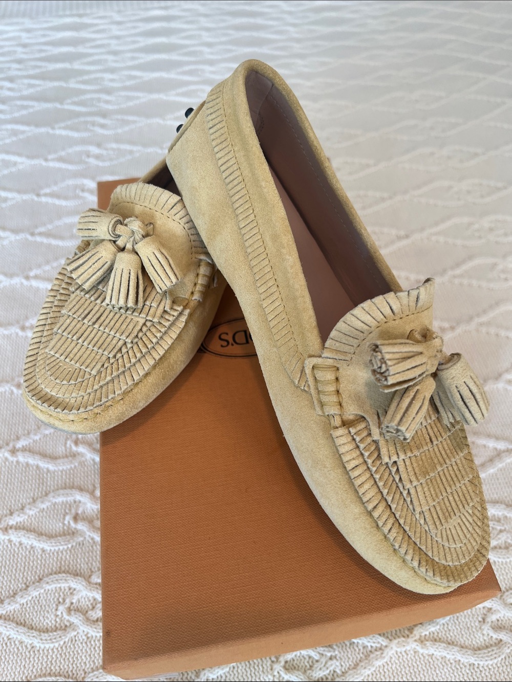 Tod’s Driving Suede Loafers in Butter Yellow size 5.5